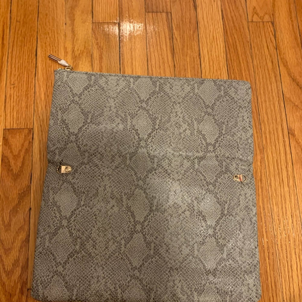 Clutch - Picture 4 of 9